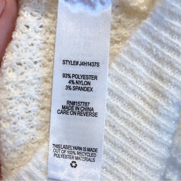 Jolie & Joy | Cable Knit | Sweater Vest - Picture 4 of 6